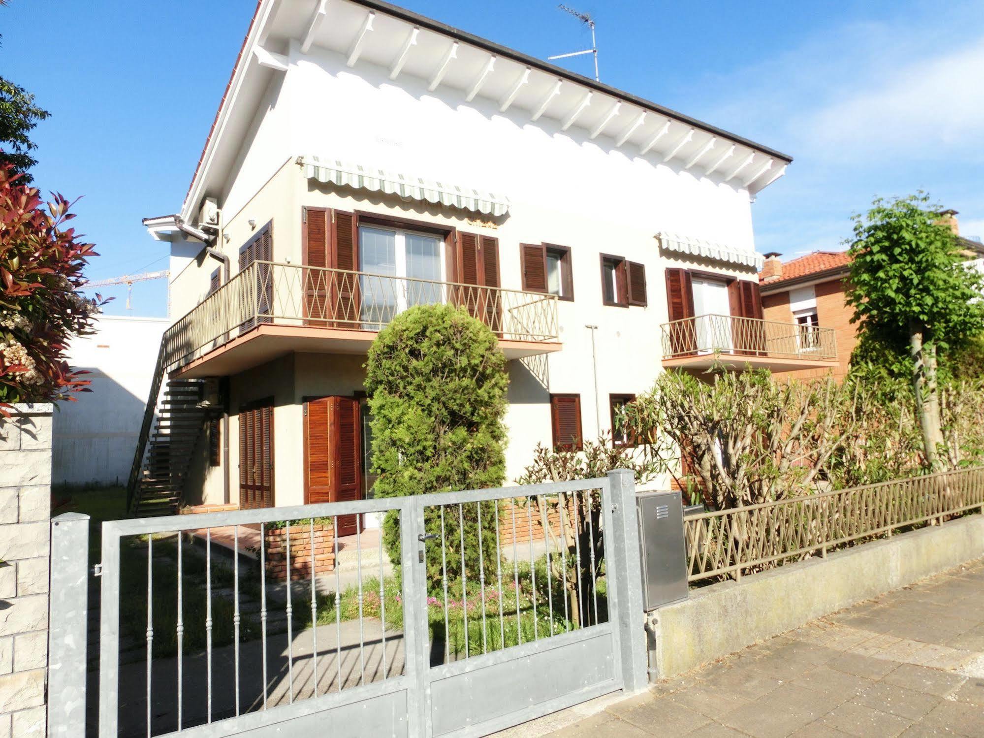 Letizia Apartment Lignano Sabbiadoro Exterior photo